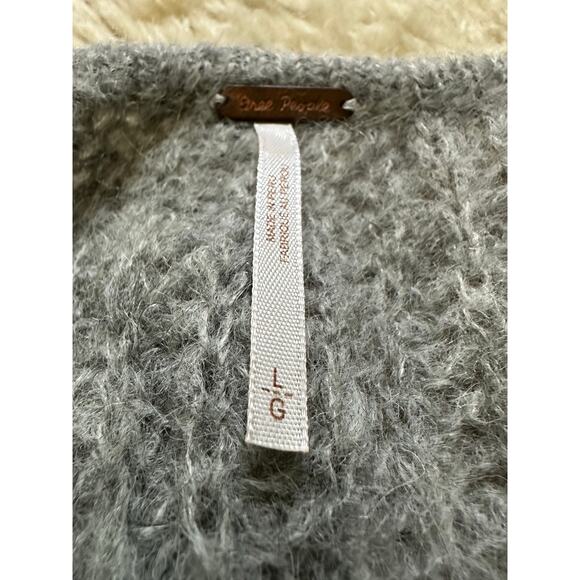 Free People Grey Moonbeam Alpaca Sweater Size L oversized cropped soft wool - Picture 13 of 16